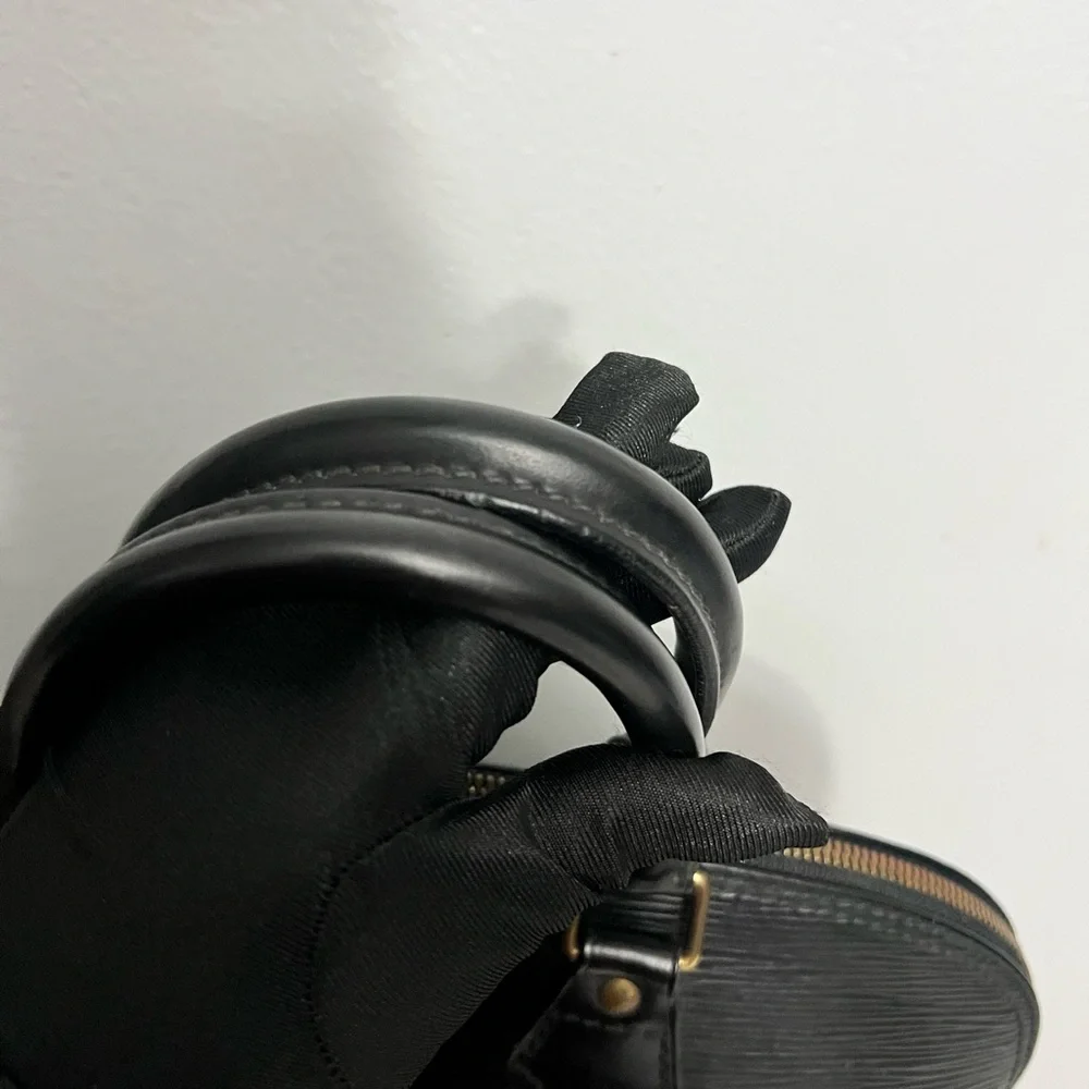Louis Vuitton Epi Alma PM